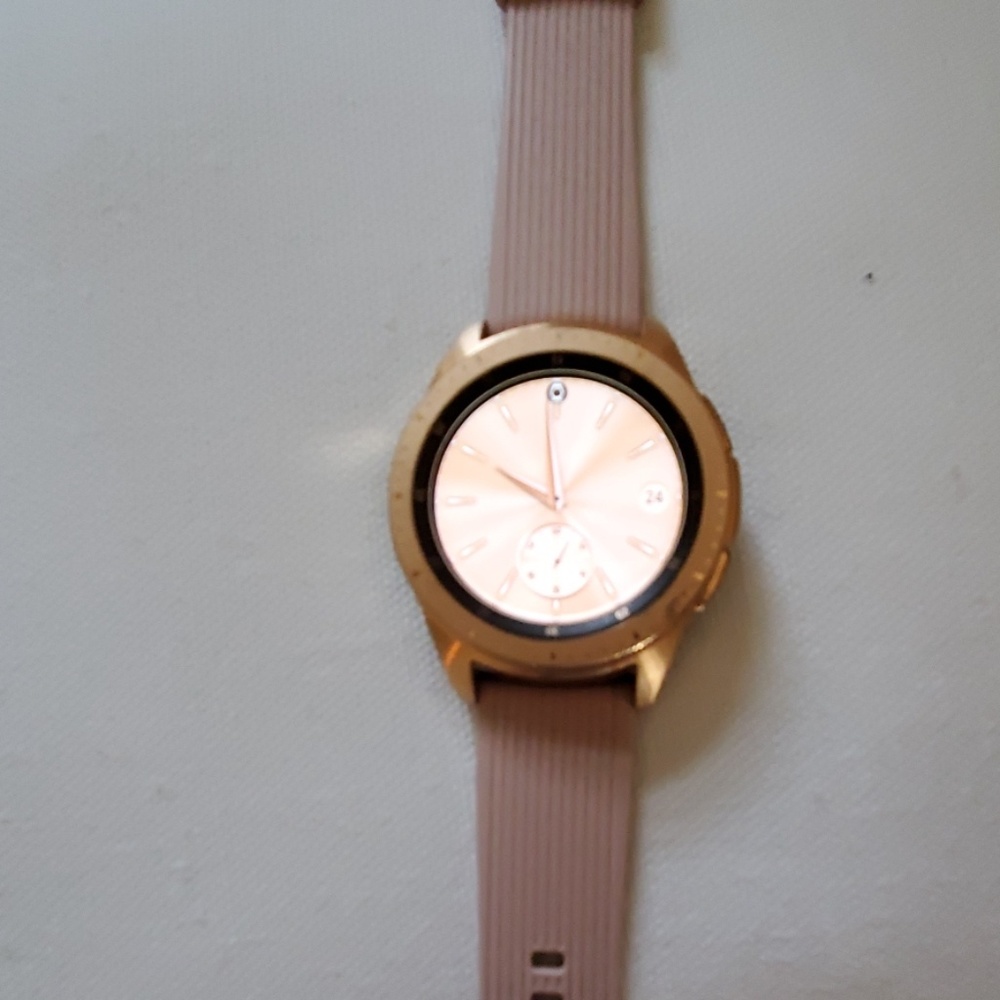 Samsung Watch - Picture 2 of 4